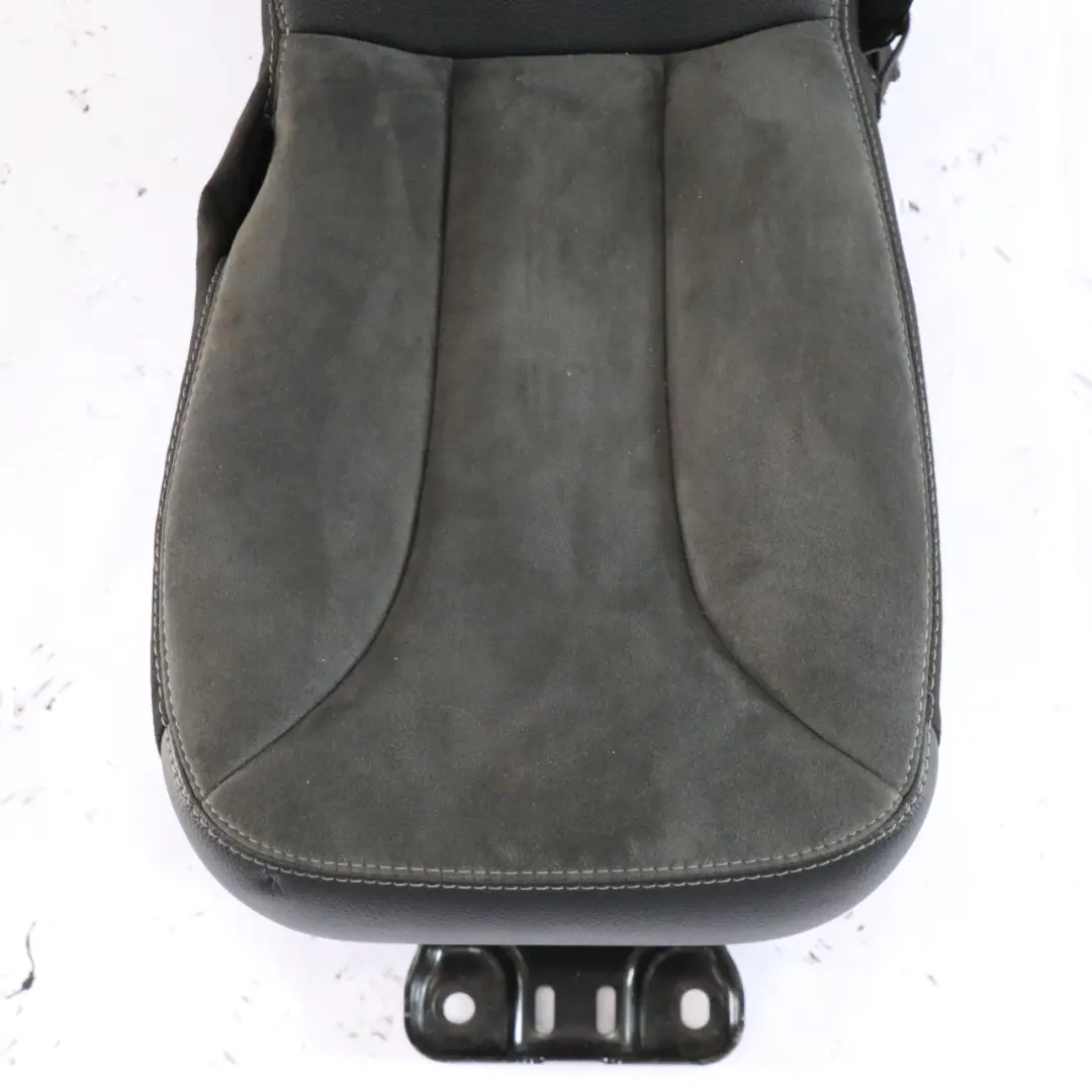 Rücksitzbankbezug Mitte Alcantara Anthrazit für Mercedes W251 mit Teilenummer A2519201201 Mercedes W251 Rücksitzbankbezug Mitte Alcantara Anthrazit - SKU A2519201201 - Teilenummer A2519201201