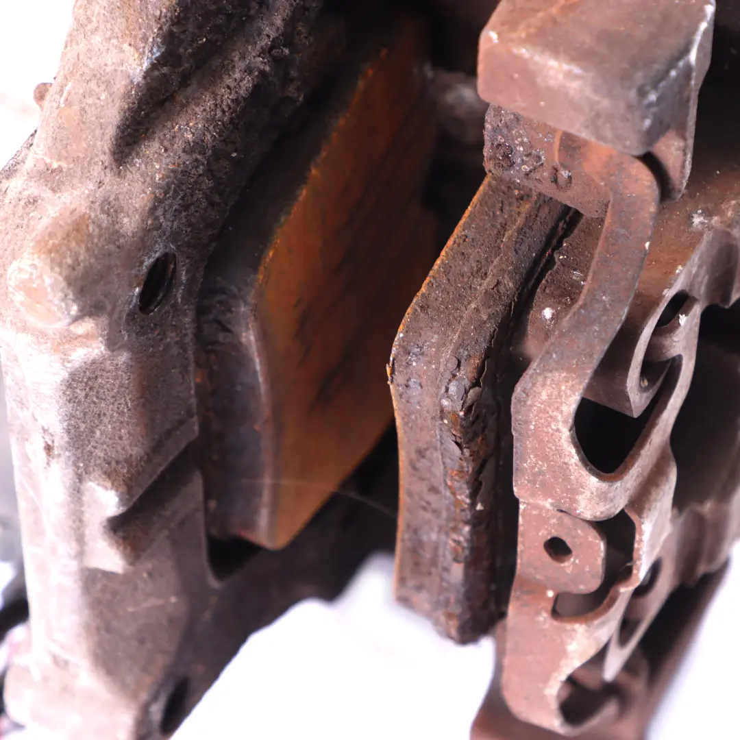 Etrier de frein Mercedes W205 GLC X253 Frein de roue arrière droite pour à propos du numéro de pièce A2534230281 Etrier de frein Mercedes W205 GLC X253 Frein de roue arrière droite - SKU A2534230281 - Numéro de pièce A2534230281