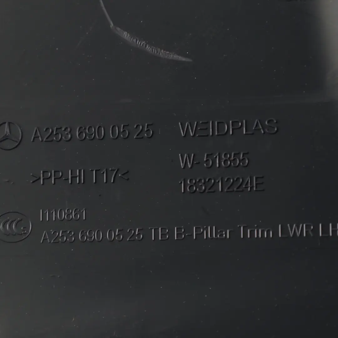 Garniture Mercedes X253 GLC 220d Cache pilier B intérieur gauche pour à propos du numéro de pièce A2536900525 Garniture Mercedes X253 GLC 220d Cache pilier B intérieur gauche - SKU A2536900525-1 - Numéro de pièce A2536900525