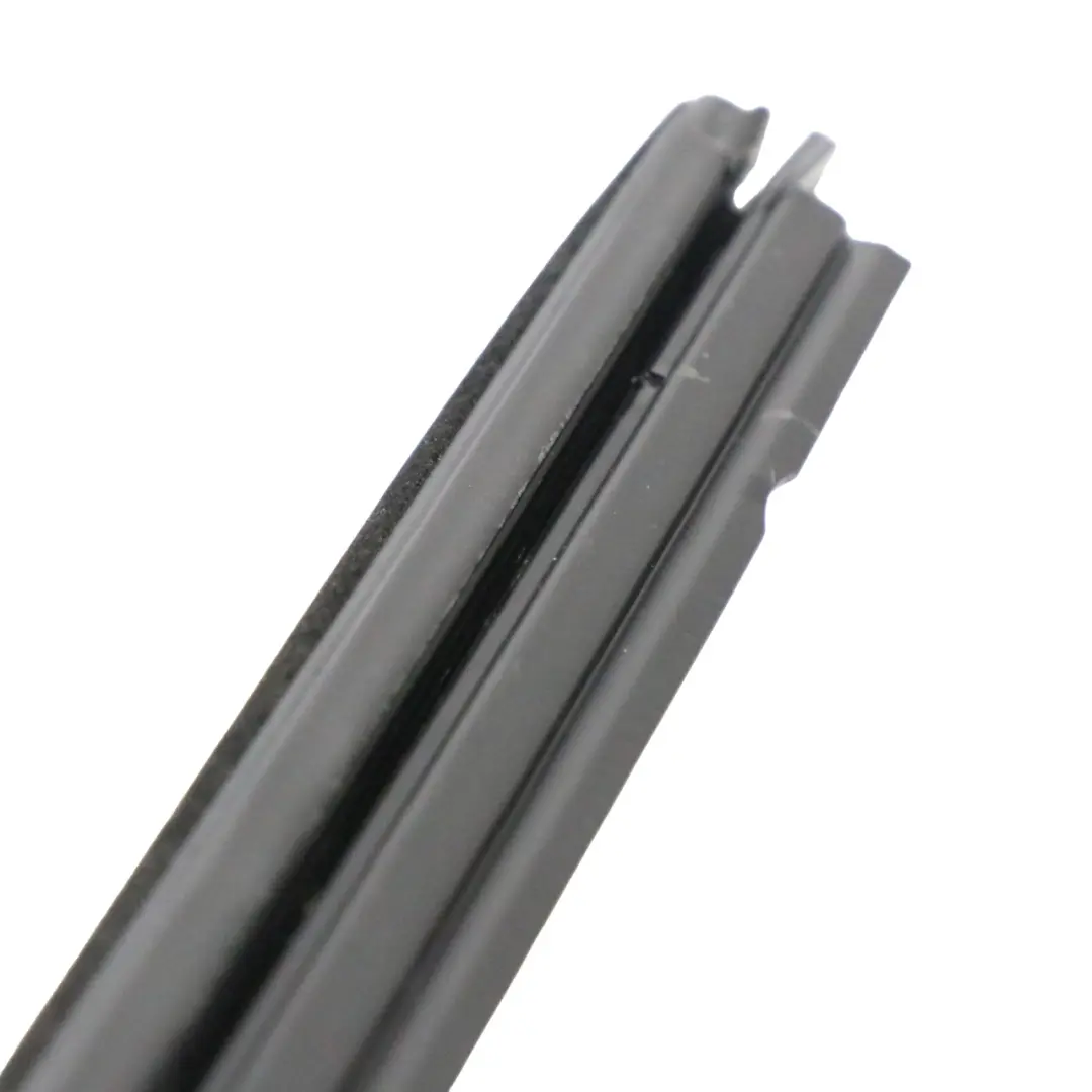 Fenster Innere Dichtungsleiste Vorne Links für Mercedes GLC X253 mit Teilenummer A2537252501 Mercedes GLC X253 Fenster Innere Dichtungsleiste Vorne Links - SKU A2537252501 - Teilenummer A2537252501