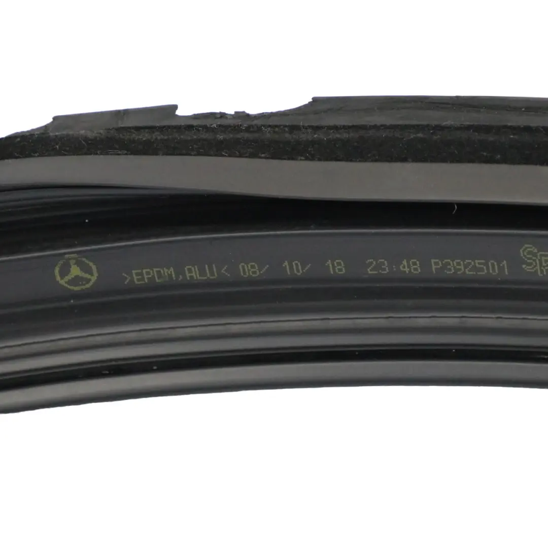 Guía de ventana Mercedes GLC X253 Puerta delantera derecha Marco de junta para con número de pieza A2537257400 Guía de ventana Mercedes GLC X253 Puerta delantera derecha Marco de junta - SKU A2537257400 - Número de pieza A2537257400