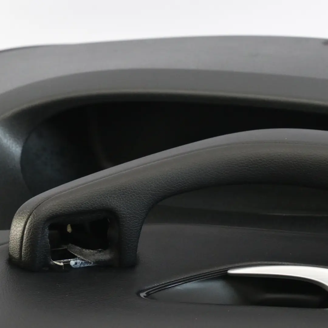 Tarjeta de puerta trasera izquierda negro para Mercedes W246 con número de pieza A2537308302 Mercedes W246 Tarjeta de puerta trasera izquierda negro - SKU A2537308302 - Número de pieza A2537308302