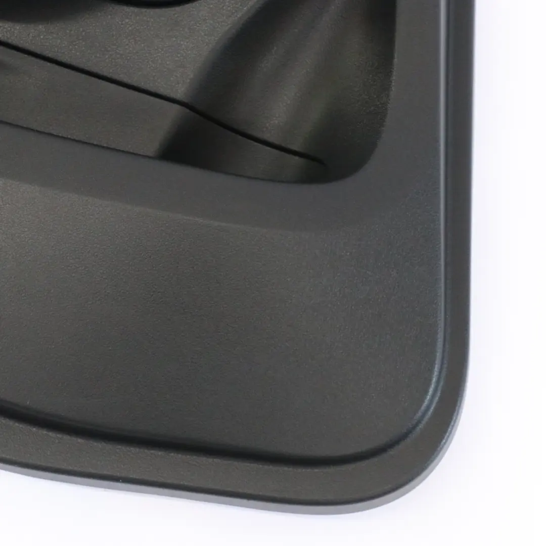 Mercedes W246 Door Card Trim posteriore sinistro Coperchio Nero - SKU A2537308302 - Numero di parte A2537308302
