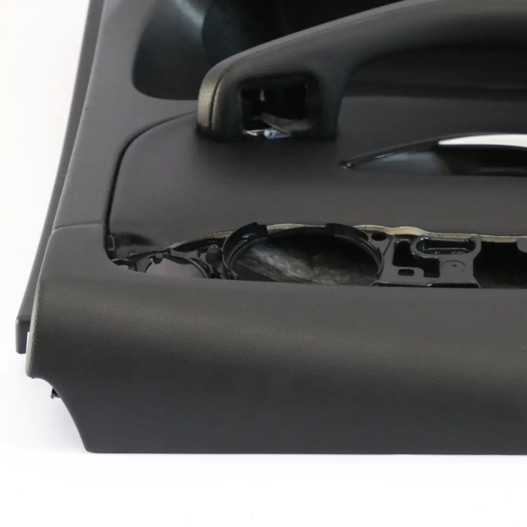 Mercedes W246 Door Card Trim posteriore sinistro Coperchio Nero - SKU A2537308302 - Numero di parte A2537308302