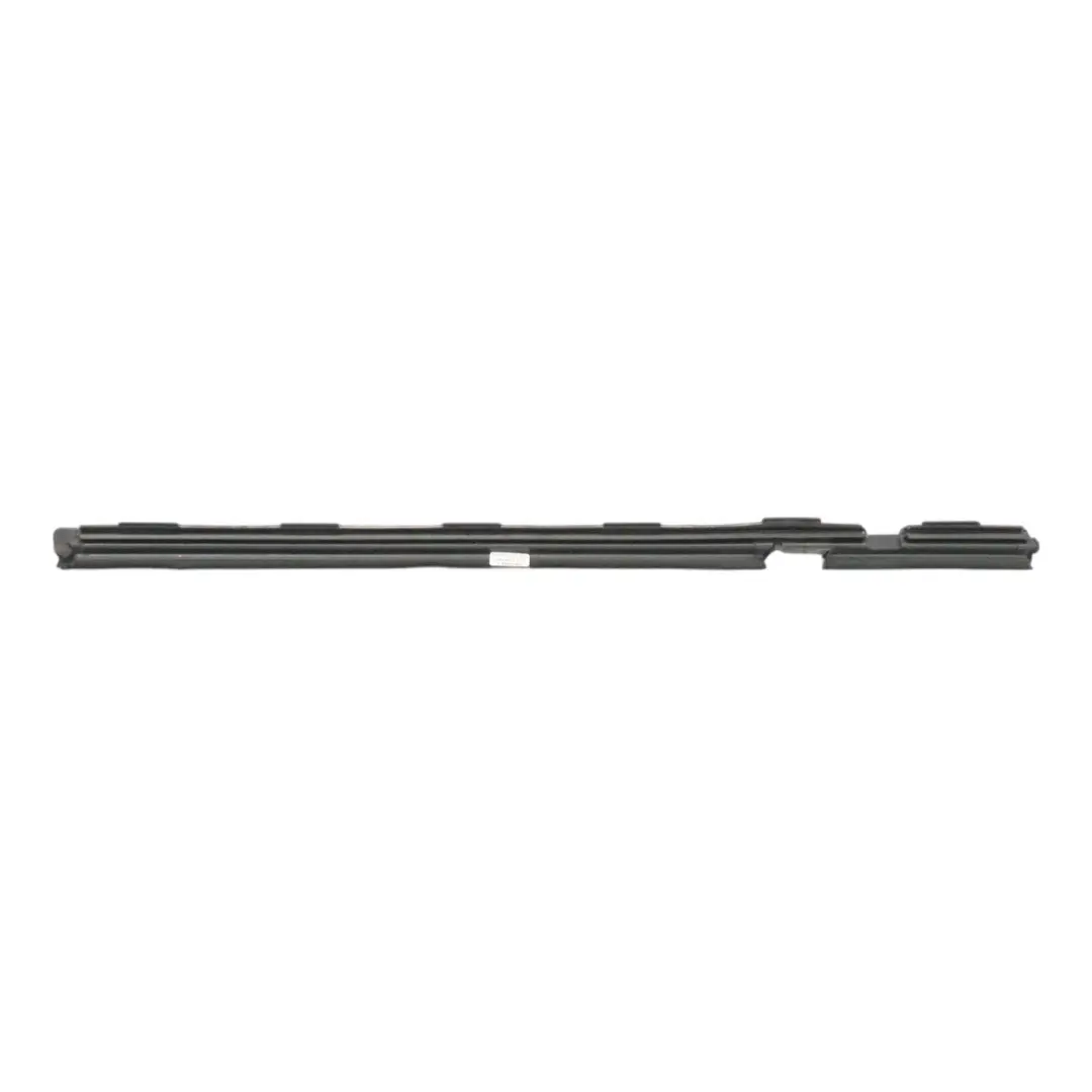 Guida Finestra Striscia Porta Posteriore Destra per Mercedes GLC X253 con numero di parte A2537350201 Mercedes GLC X253 Guida Finestra Striscia Porta Posteriore Destra - SKU A2537350201 - Numero di parte A2537350201