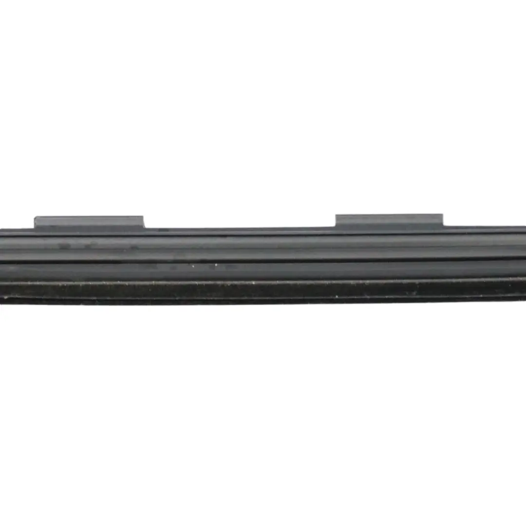 Guida Finestra Striscia Porta Posteriore Destra per Mercedes GLC X253 con numero di parte A2537350201 Mercedes GLC X253 Guida Finestra Striscia Porta Posteriore Destra - SKU A2537350201 - Numero di parte A2537350201