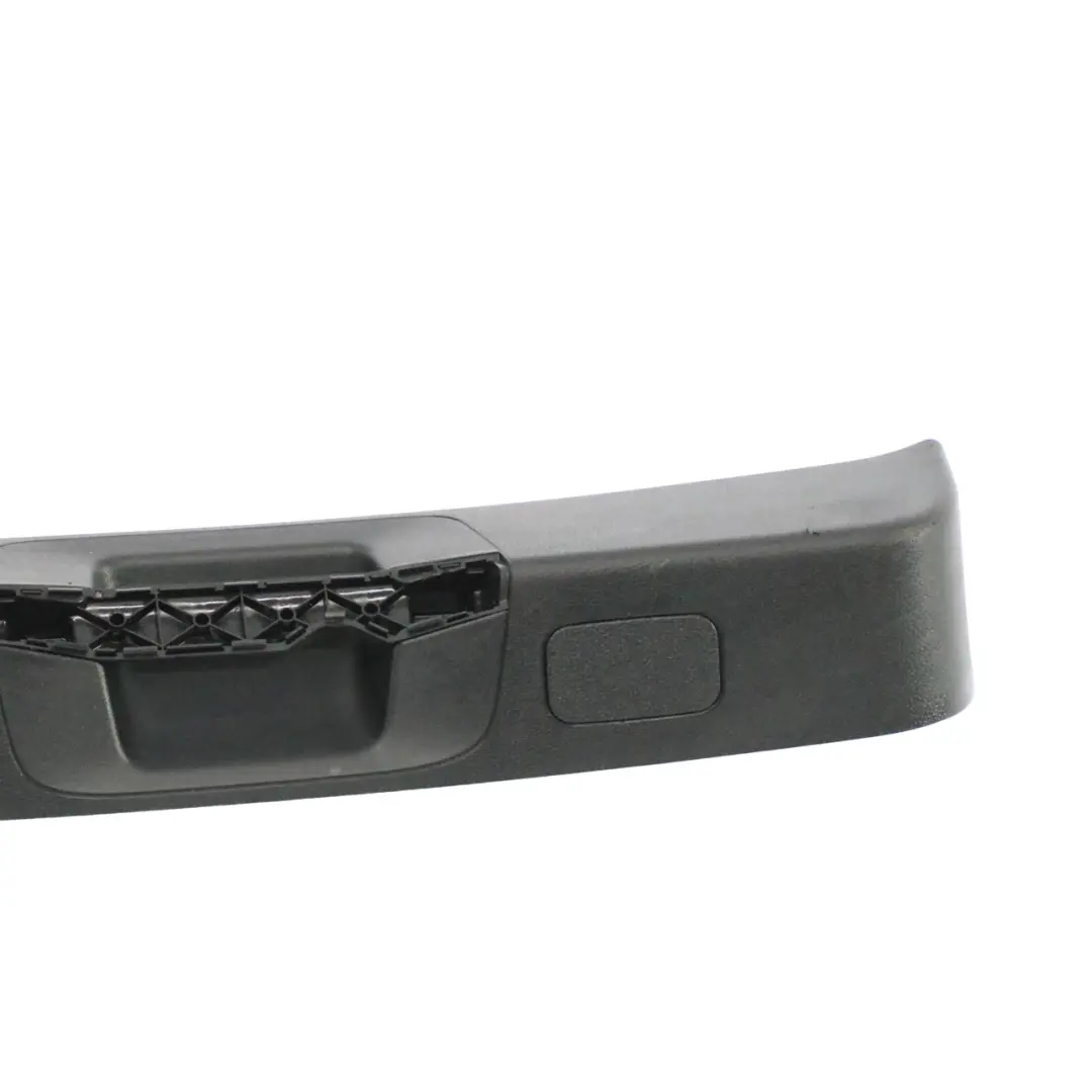 Panel Uchwyt Klapy Bagażnika Osłona Zamka do Mercedes X253 o numerze A2537400172 Mercedes X253 Panel Uchwyt Klapy Bagażnika Osłona Zamka - SKU A2537400172 - Numer Części A2537400172