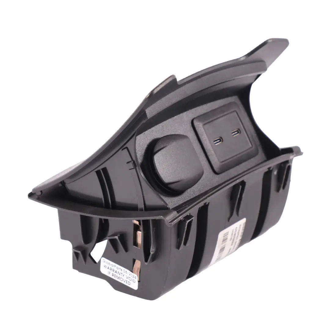 Mercedes C253 Prise pour plateau rangement console centrale arrière - SKU A2538208900 - Numéro de pièce A2538208900