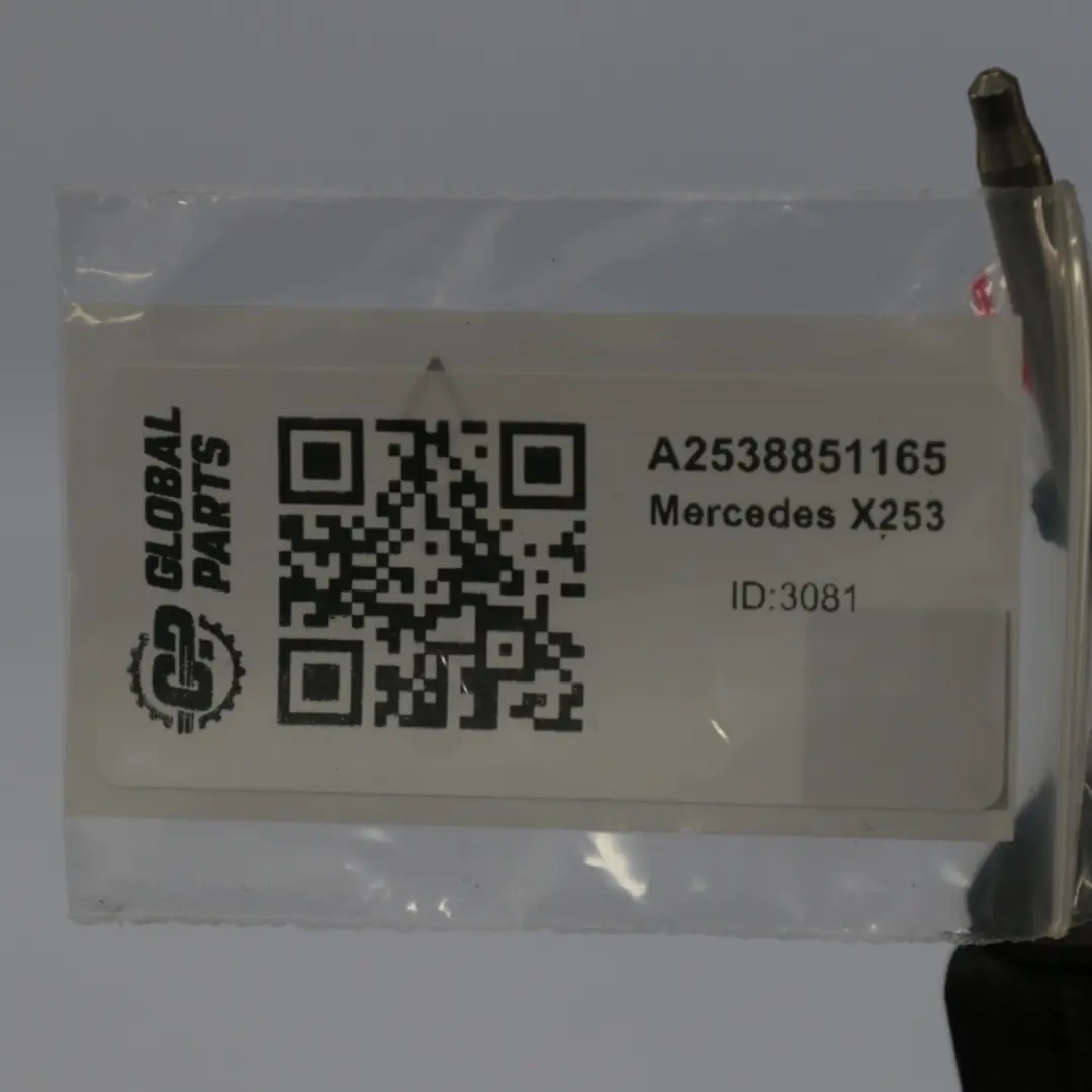 Wspornik Ślizg Środkowy Tylnego Zderzaka do Mercedes GLC X253 o numerze A2538851165 Mercedes GLC X253 Wspornik Ślizg Środkowy Tylnego Zderzaka - SKU A2538851165 - Numer Części A2538851165