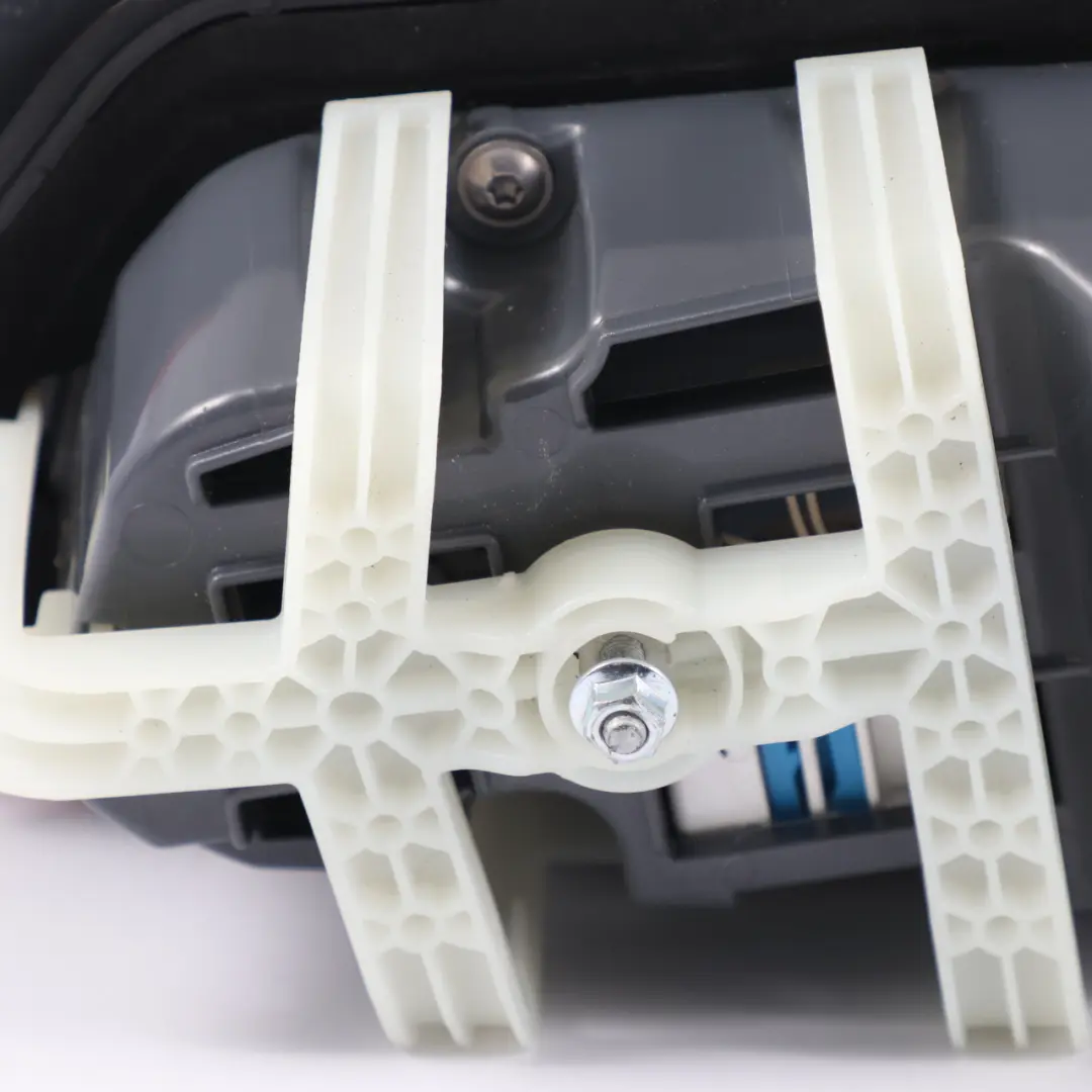 Feu arrière de coffre de hayon intérieur gauche pour Mercedes GLC X253 à propos du numéro de pièce A2539063100 Mercedes GLC X253 Feu arrière de coffre de hayon intérieur gauche - SKU A2539063100 - Numéro de pièce A2539063100