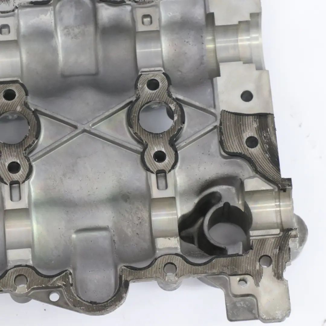 Coprivalvola Mercedes X117 CLA 250 M270 Coperchio testa cilindro per con numero di parte A2700100103 Coprivalvola Mercedes X117 CLA 250 M270 Coperchio testa cilindro - SKU A2700100103-1 - Numero di parte A2700100103