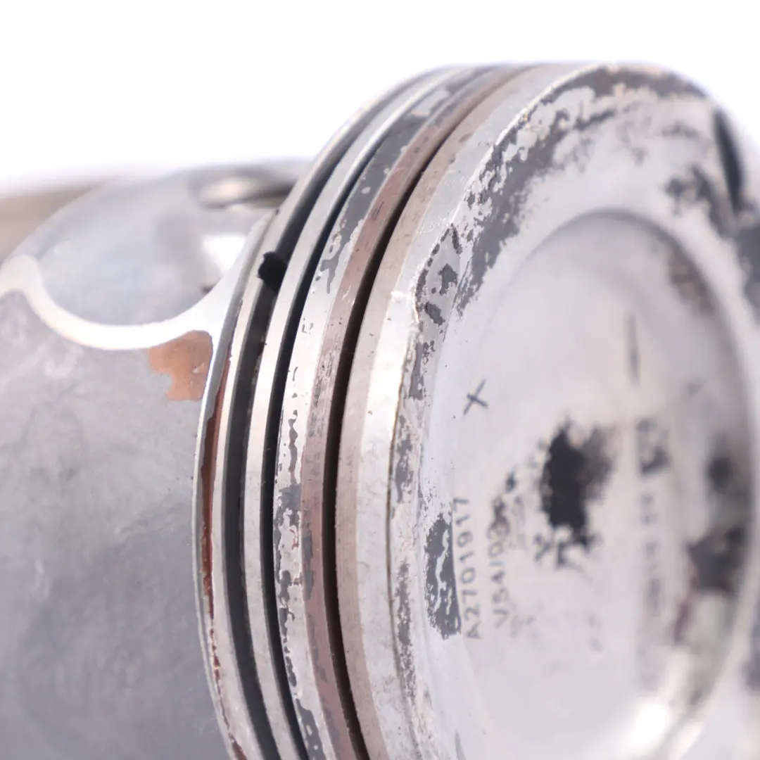 Piston de bielle Mercedes W176 C118 Moteur à essence M270 pour à propos du numéro de pièce A2700301917 Piston de bielle Mercedes W176 C118 Moteur à essence M270 - SKU A2700301917 - Numéro de pièce A2700301917