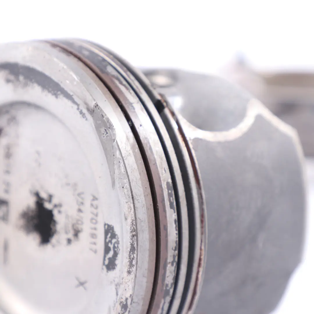 Piston de bielle Mercedes W176 C118 Moteur à essence M270 pour à propos du numéro de pièce A2700301917 Piston de bielle Mercedes W176 C118 Moteur à essence M270 - SKU A2700301917 - Numéro de pièce A2700301917