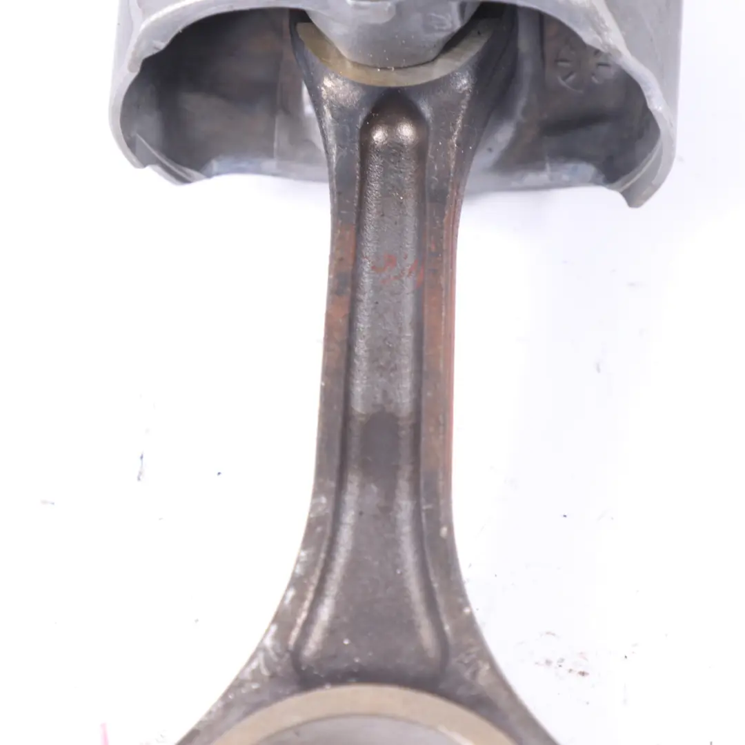 Tłok Korbowodu Silnik Benzynowy M270 do Mercedes W176 C118 o numerze A2700301917 Mercedes W176 C118 Tłok Korbowodu Silnik Benzynowy M270 - SKU A2700301917 - Numer Części A2700301917