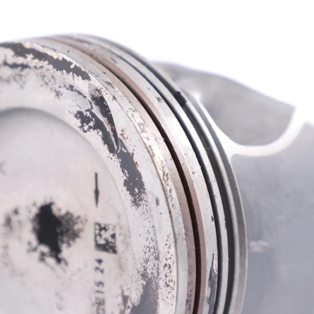 Piston de bielle Mercedes W176 C118 Moteur à essence M270 pour à propos du numéro de pièce A2700301917 Piston de bielle Mercedes W176 C118 Moteur à essence M270 - SKU A2700301917 - Numéro de pièce A2700301917