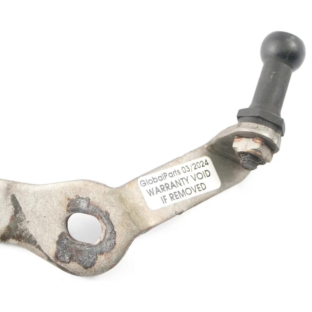 Auspuffanlage Vorderrohr obere Halterung für Mercedes W176 mit Teilenummer A2701420240 Mercedes W176 Auspuffanlage Vorderrohr obere Halterung - SKU A2701420240 - Teilenummer A2701420240