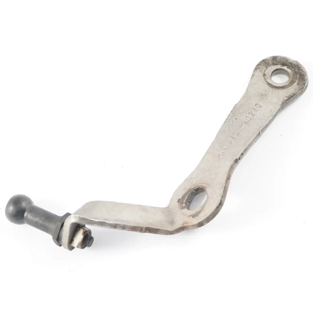 Sistema di scarico Tubo anteriore Staffa superiore per Mercedes W176 con numero di parte A2701420240 Mercedes W176 Sistema di scarico Tubo anteriore Staffa superiore - SKU A2701420240 - Numero di parte A2701420240