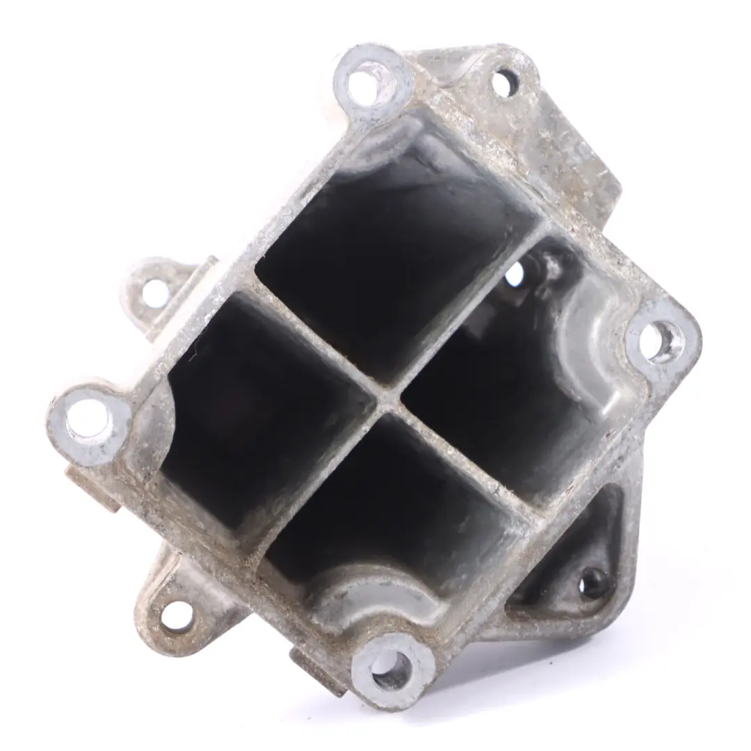 Support moteur Mercedes R172 Petrol M271 Support moteur gauche pour à propos du numéro de pièce A2712232404 Support moteur Mercedes R172 Petrol M271 Support moteur gauche - SKU A2712232404 - Numéro de pièce A2712232404