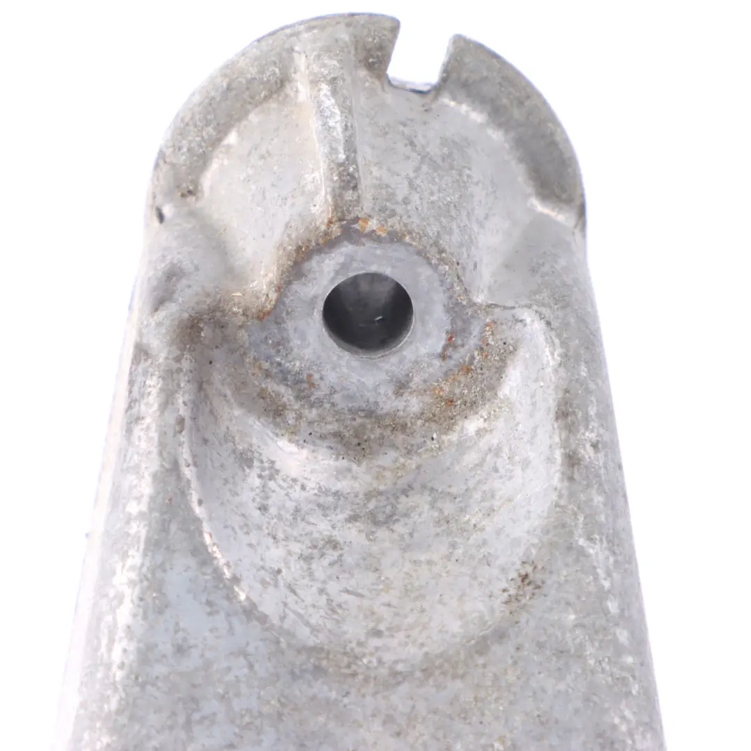 Carrier Mercedes R172 Petrol M271 Right Engine Bracket to Engine with Part number A2712232504 Engine Carrier Mercedes R172 Petrol M271 Right Engine Bracket - SKU A2712232504 - Part number A2712232504