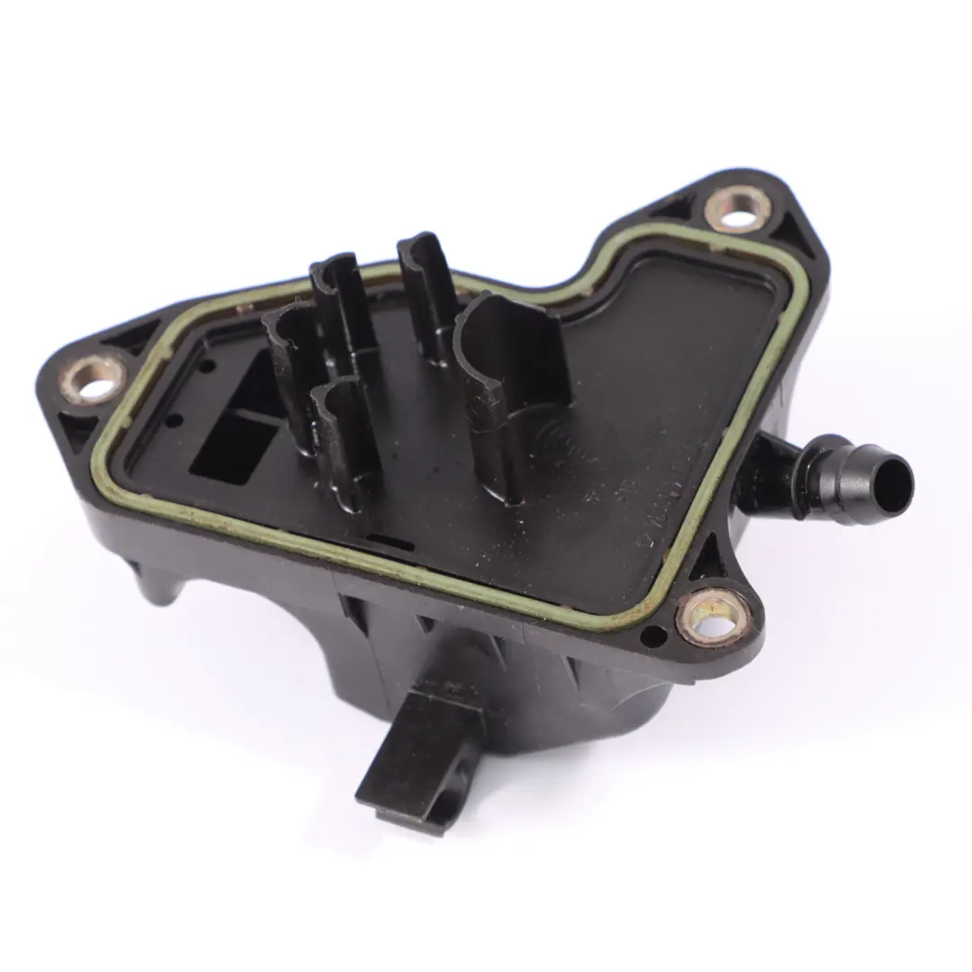 Benzina OM272 Manovella Sfiato Separatore Olio per Mercedes SLK R171 con numero di parte A2720160034 Mercedes SLK R171 Benzina OM272 Manovella Sfiato Separatore Olio - SKU A2720160034 - Numero di parte A2720160034