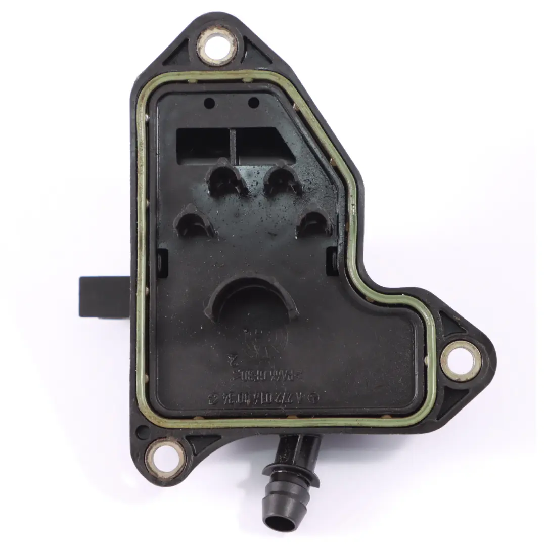 Benzina OM272 Manovella Sfiato Separatore Olio per Mercedes SLK R171 con numero di parte A2720160034 Mercedes SLK R171 Benzina OM272 Manovella Sfiato Separatore Olio - SKU A2720160034 - Numero di parte A2720160034