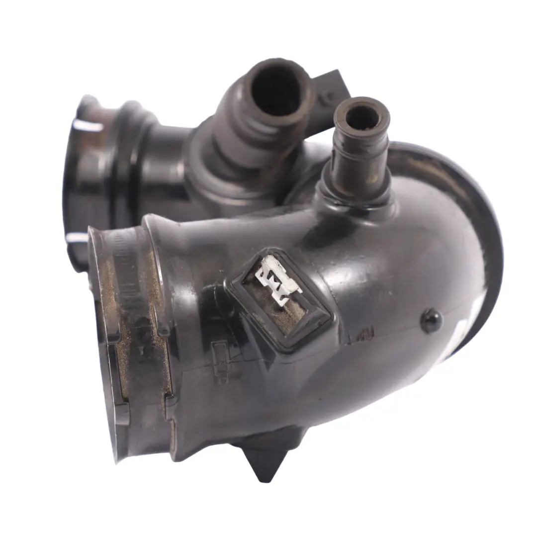 Tuyau d'admission d'air Mercedes W204 W212 W213 Tuyau d'arrosage pour à propos du numéro de pièce A2740900029 Tuyau d'admission d'air Mercedes W204 W212 W213 Tuyau d'arrosage - SKU A2740900029 - Numéro de pièce A2740900029