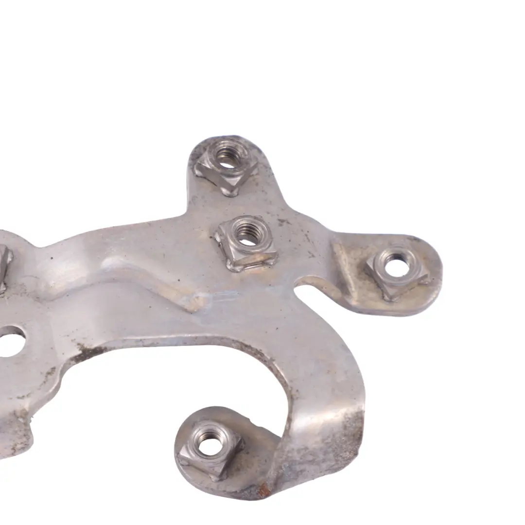 Hitzeschild Motorhalterung A1712410334 für Mercedes W213 mit Teilenummer A2760701640 Mercedes W213 Hitzeschild Motorhalterung A1712410334 - SKU A2760701640 - Teilenummer A2760701640