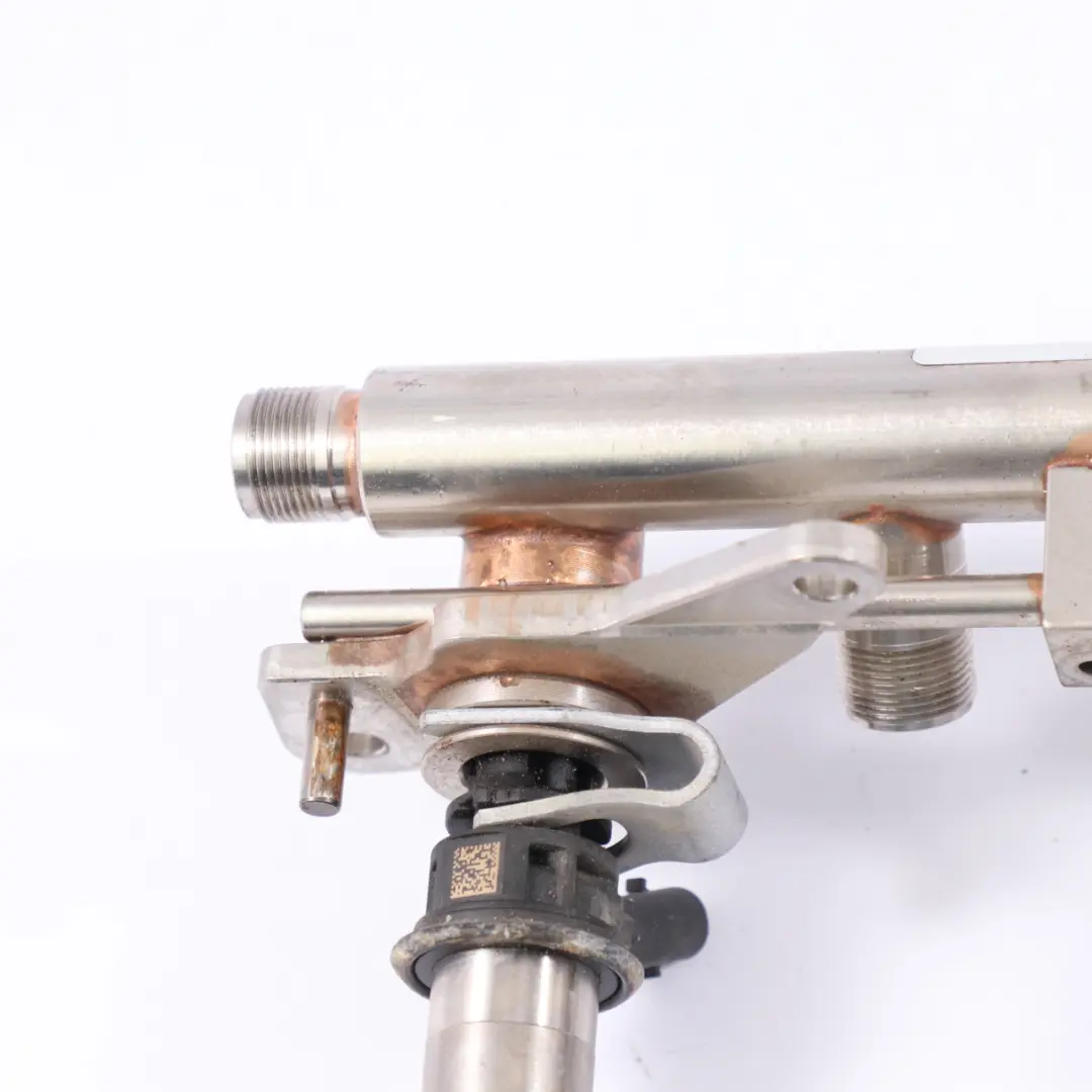 Mercedes W166 Distribuidor de Combustible Rail Derecho - SKU A2760781345 - Número de pieza A2760781345