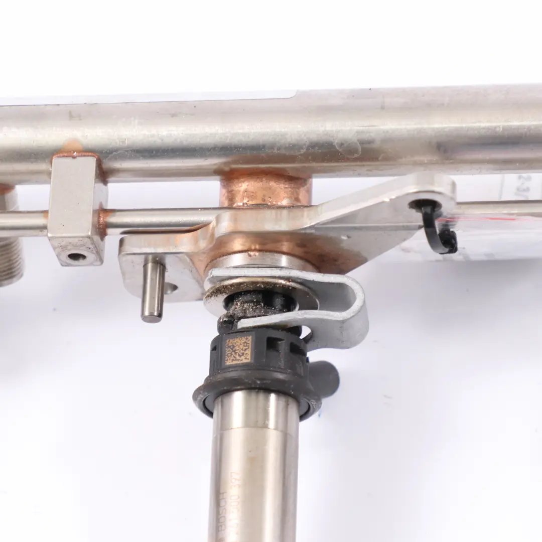 Distribuidor de Combustible Rail Derecho para Mercedes W166 con número de pieza A2760781345 Mercedes W166 Distribuidor de Combustible Rail Derecho - SKU A2760781345 - Número de pieza A2760781345