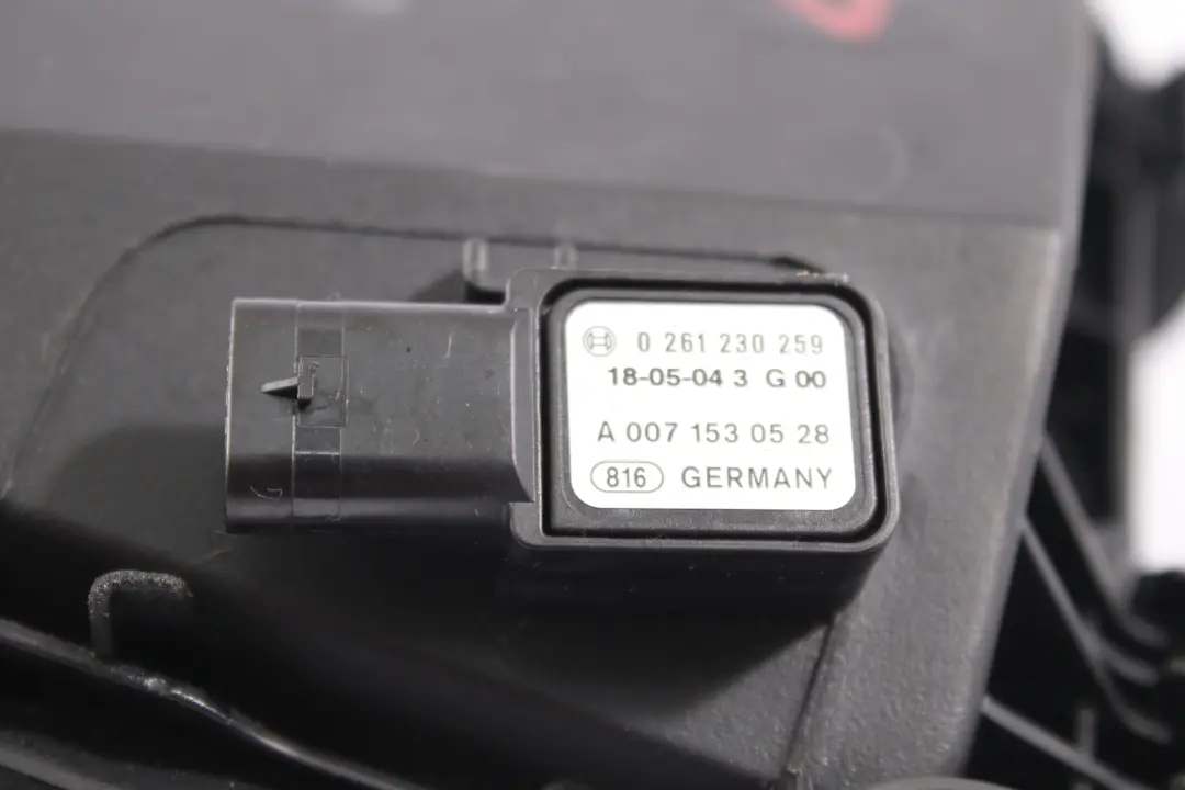Mercedes W205 C207 W212 M276 Caja del filtro aire derecha - SKU A2760904001 - Número de pieza A2760904001