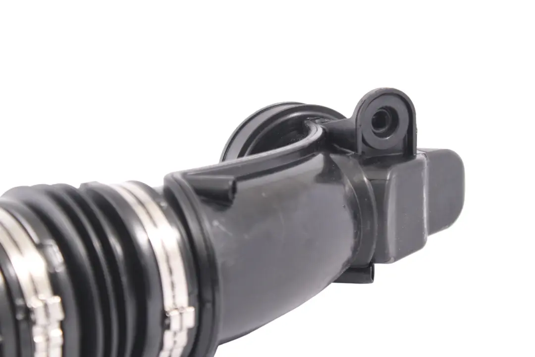 C43 AMG Benzin Motor Luft Ansaug Schlauch Rohr Leitung für Mercedes W205 mit Teilenummer A2760940497 Mercedes W205 C43 AMG Benzin Motor Luft Ansaug Schlauch Rohr Leitung - SKU A2760940497 - Teilenummer A2760940497