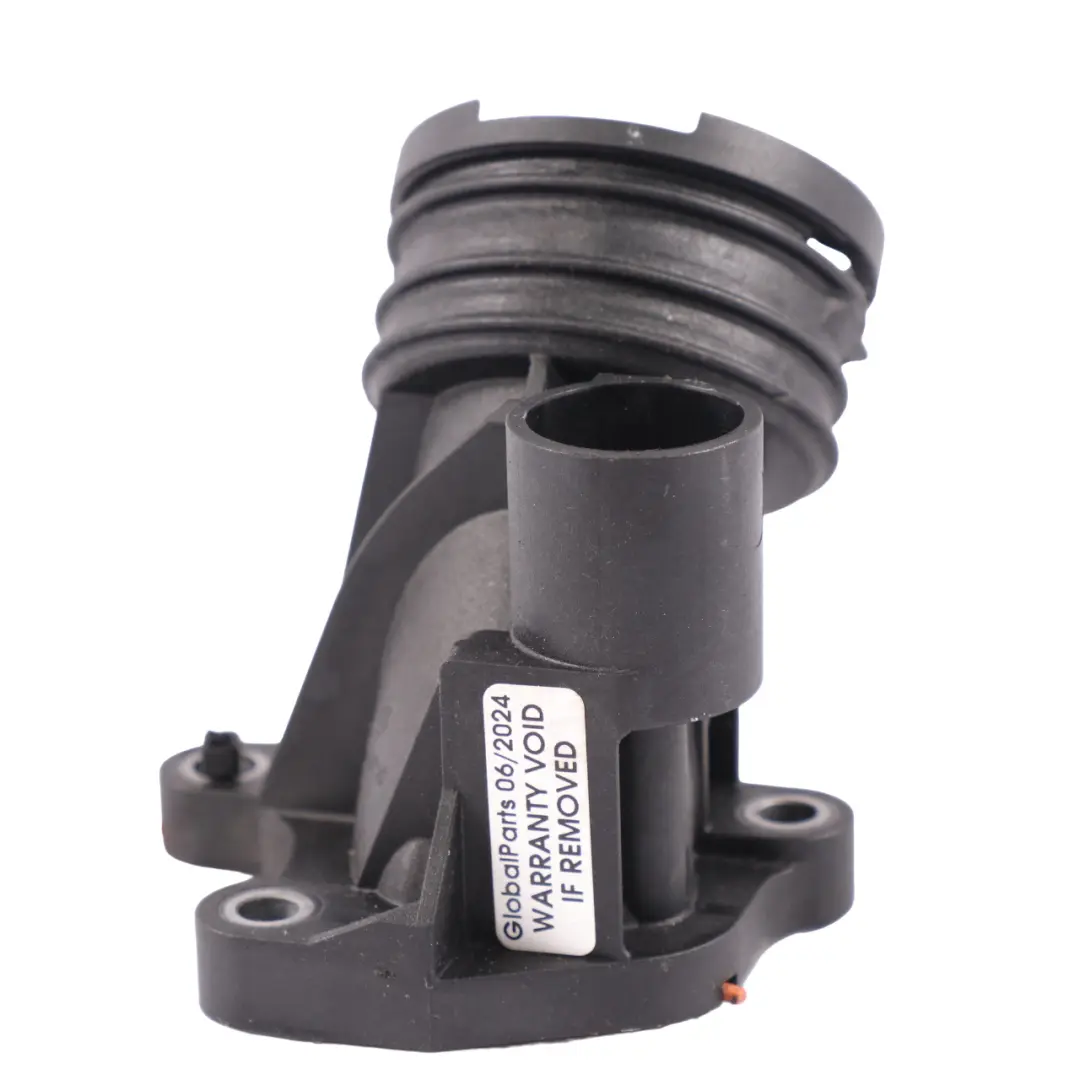 Pompa dell'acqua Tubo refrigerante Connettore per Mercedes W213 M276 con numero di parte A2762000256 Mercedes W213 M276 Pompa dell'acqua Tubo refrigerante Connettore - SKU A2762000256 - Numero di parte A2762000256