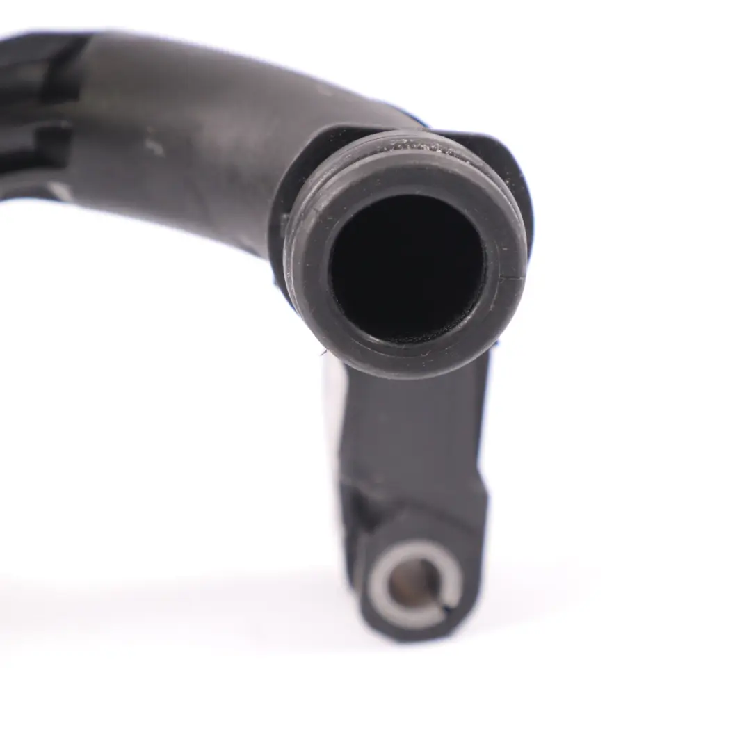 Mercedes W205 Tuyau alimentation refroidissement Cylindre gauche - SKU A2762002052 - Numéro de pièce A2762002052