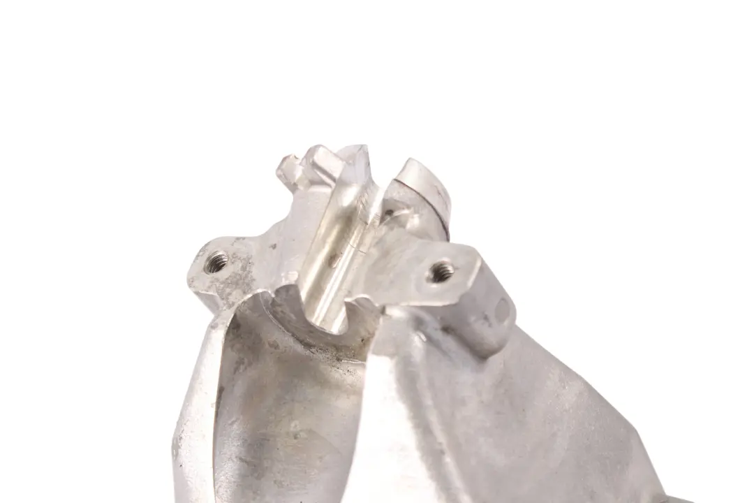 Staffa motore Mercedes R172 SLC 43 AMG Benzina OM276 Supporto motore per con numero di parte A2762230400 Staffa motore Mercedes R172 SLC 43 AMG Benzina OM276 Supporto motore - SKU A2762230400 - Numero di parte A2762230400