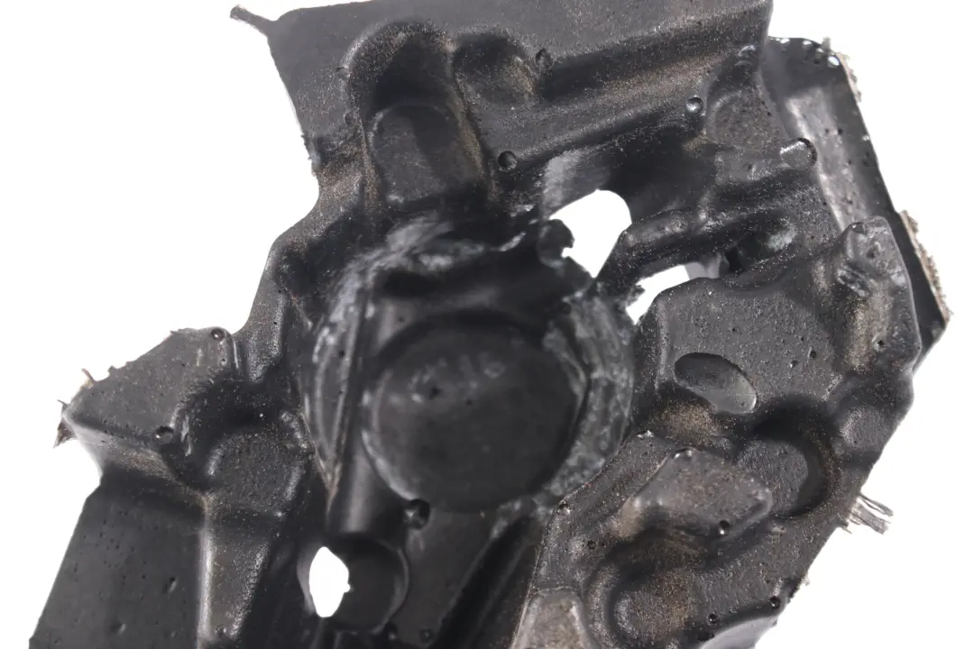 Mercedes C253 OM276 Couvercle d'isolation de la pompe à carburant haute pression - SKU A2762260400 - Numéro de pièce A2762260000