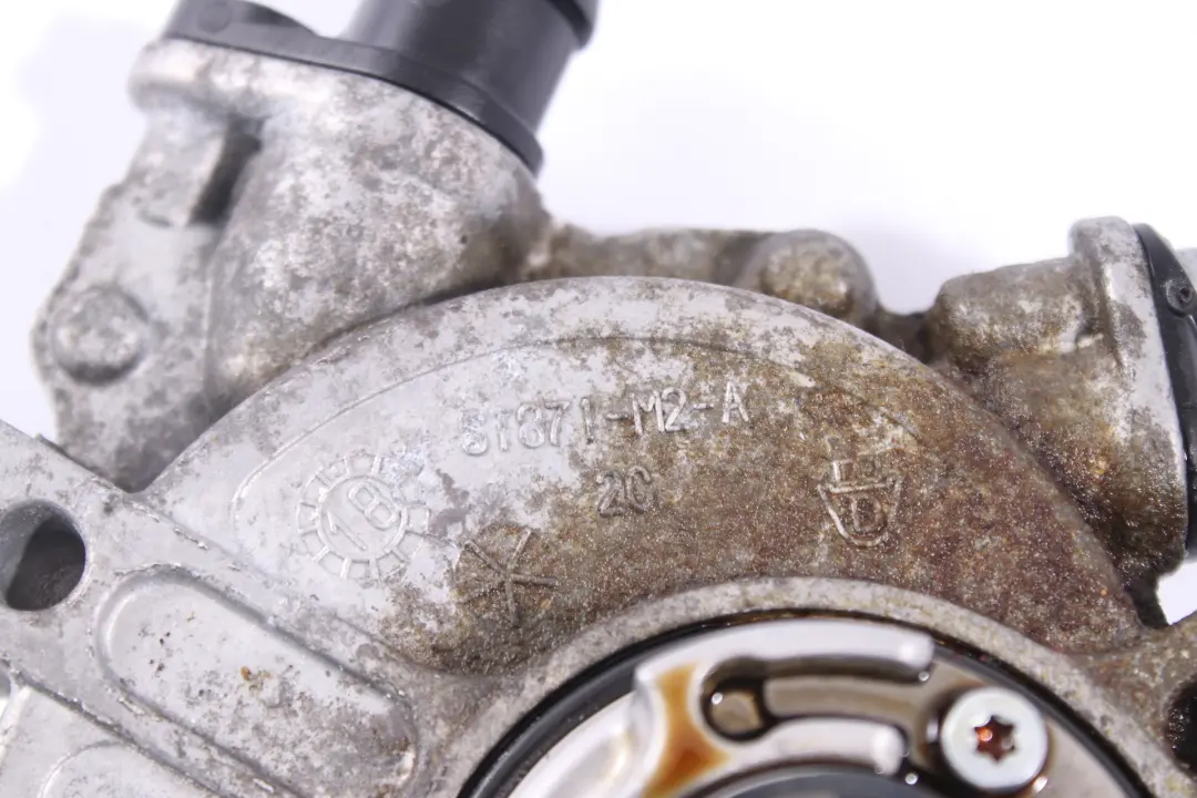 Pompe à vide moteur essence pour Mercedes W204 W205 C207 W212 W213 à propos du numéro de pièce A2762300265 Mercedes W204 W205 C207 W212 W213 Pompe à vide moteur essence - SKU A2762300265 - Numéro de pièce A2762300265