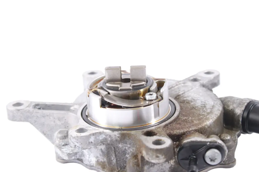 Benzin Motor Unterdruck Pumpe für Mercedes W204 W205 C207 W212 W213 mit Teilenummer A2762300265 Mercedes W204 W205 C207 W212 W213 Benzin Motor Unterdruck Pumpe - SKU A2762300265 - Teilenummer A2762300265