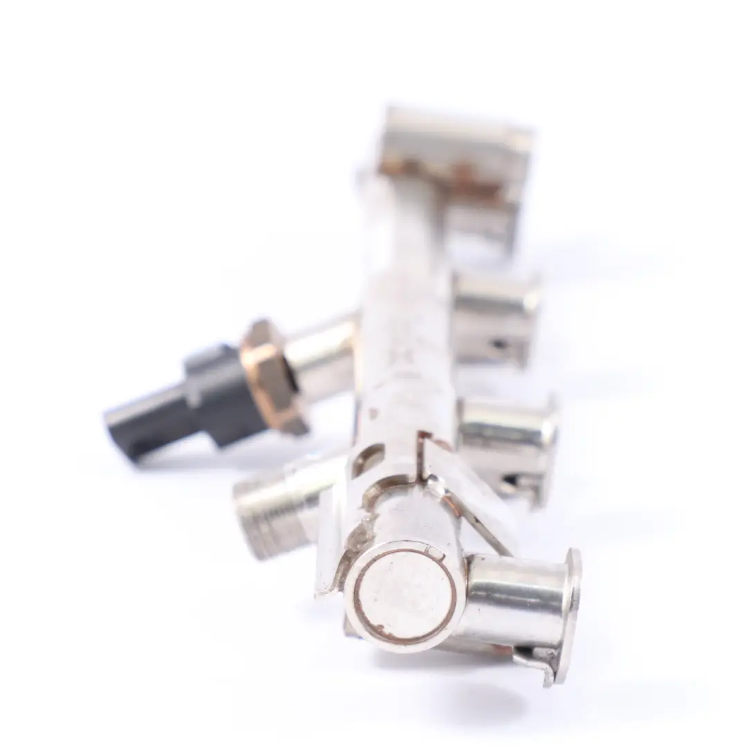 Rail De Carburant Mercedes W177 Petrol M282 Distributeur Injecteurs pour à propos du numéro de pièce A2820701100 Rail De Carburant Mercedes W177 Petrol M282 Distributeur Injecteurs - SKU A2820701100-1 - Numéro de pièce A2820701100