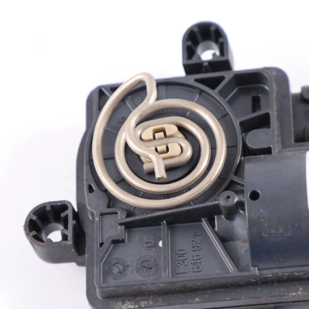  Actionneur volet d'échappement Mercedes W205 W213 C253 Unité droite - SKU A2909064100 - Numéro de pièce A2909064100