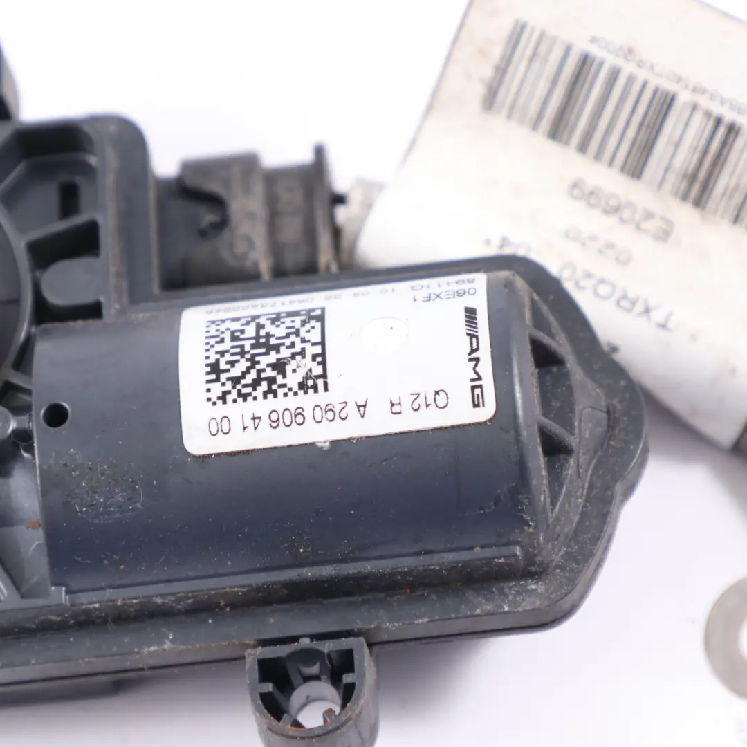  Actionneur volet d'échappement Mercedes W205 W213 C253 Unité droite - SKU A2909064100 - Numéro de pièce A2909064100