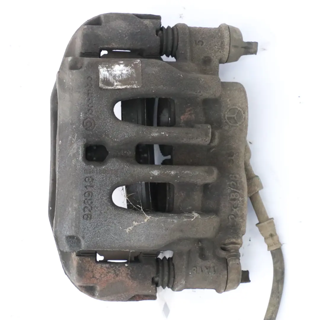 Porta Pinza de Freno Delantero Izquierdo para Mercedes W447 con número de pieza A4474200883 Mercedes W447 Porta Pinza de Freno Delantero Izquierdo - SKU A4474200883 - Número de pieza A4474200883