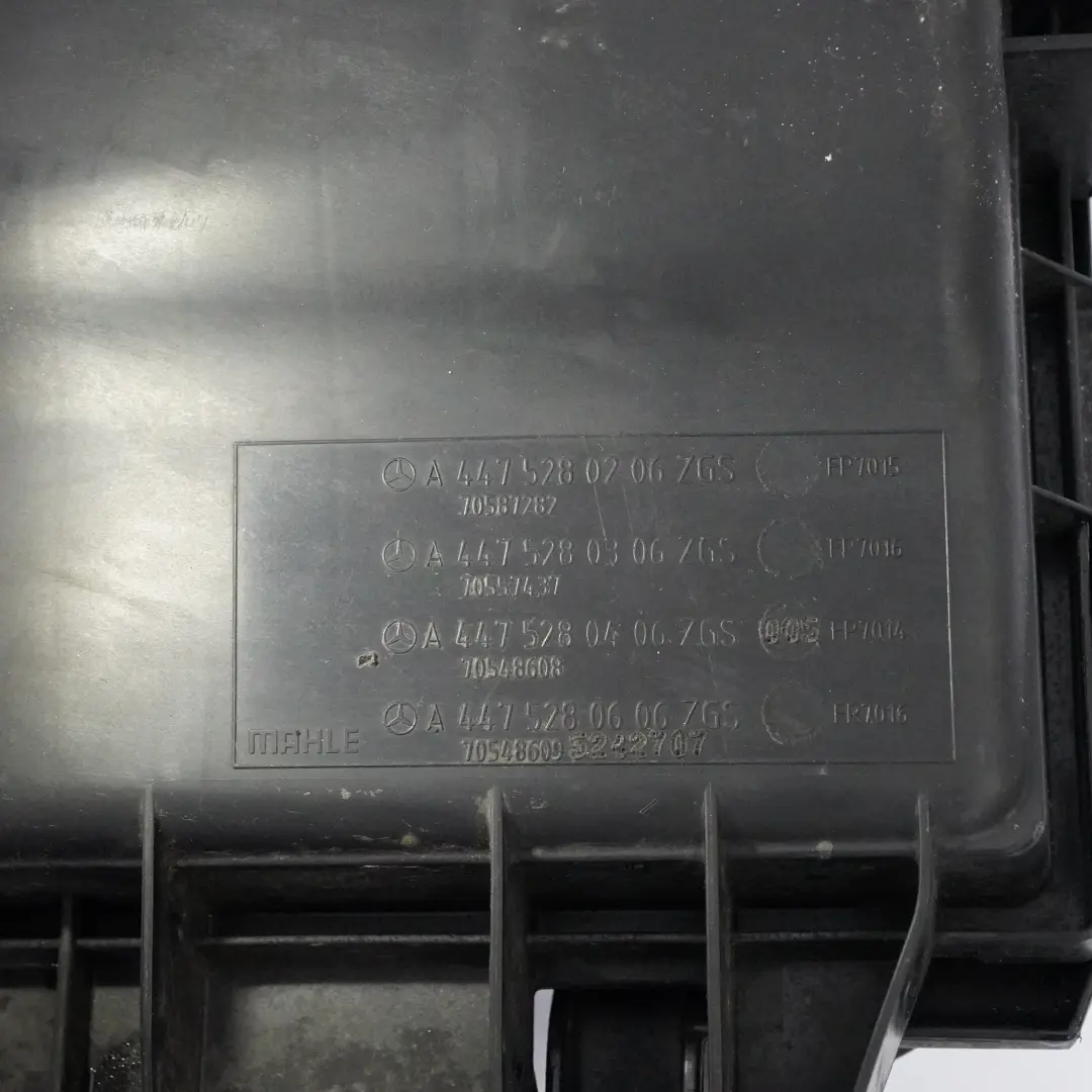 Mercedes Vito W447 Caja del filtro de aire Carcasa de aire Diesel - SKU A4475280406 - Número de pieza A4475280406