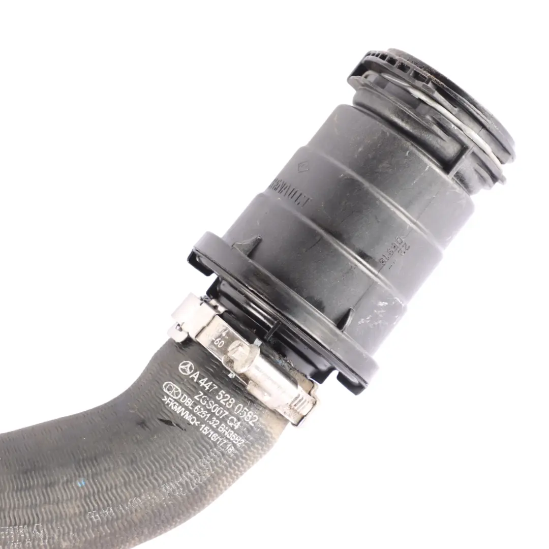 Tuyau d'intercooler turbo pour Mercedes Vito W447 à propos du numéro de pièce A4475280582 Mercedes Vito W447 Tuyau d'intercooler turbo - SKU A4475280582 - Numéro de pièce A4475280582