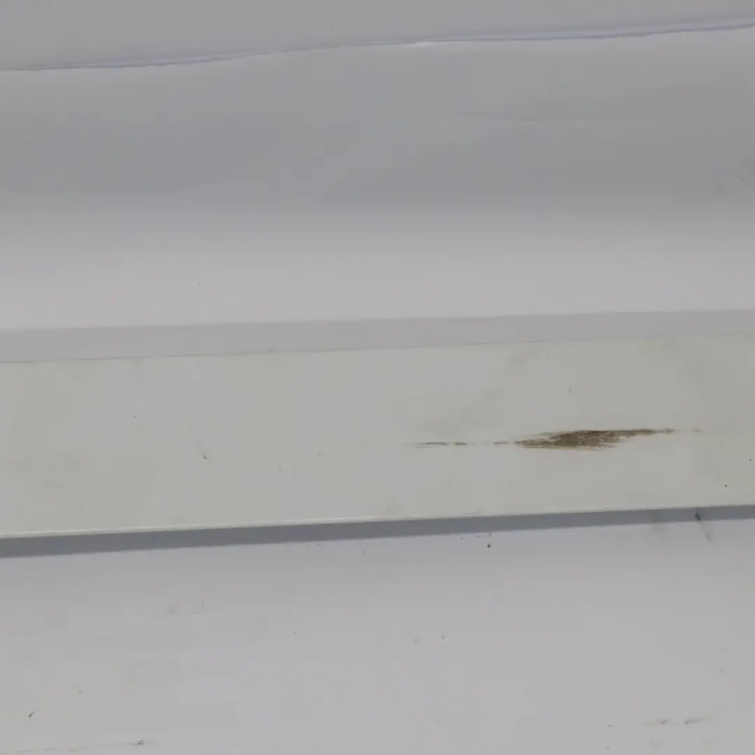Mercedes W447 Porte coulissante droite Moulure Bande Rail Blanc Arctique 9147 - SKU A4476900370-ARW - Numéro de pièce A4476900370