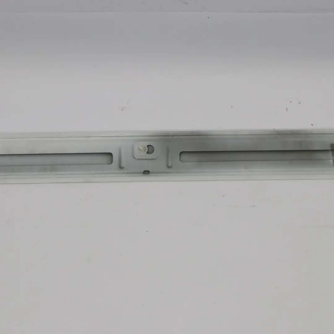 Mercedes W447 Listwa Maskownica Drzwi Przesuwnych Prawa Biała - SKU A4476900370-ARW - Numer Części A4476900370