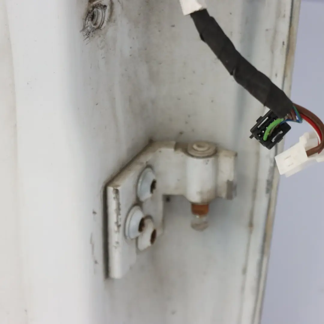 Porta anteriore sinistra Classe V Bianco Artico - 9147 per Mercedes W447 con numero di parte A4477206600 Mercedes W447 Porta anteriore sinistra Classe V Bianco Artico - 9147 - SKU A4477206600-ARW1 - Numero di parte A4477206600