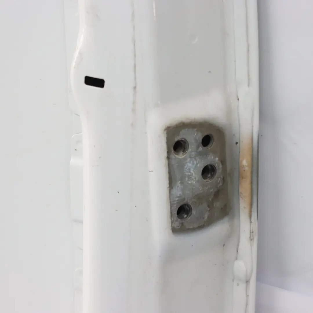 Puerta Trasera Izquierda Portón Trasero Puerta Arctic White - 9147 para Mercedes W447 con número de pieza A4477402400 Mercedes W447 Puerta Trasera Izquierda Portón Trasero Puerta Arctic White - 9147 - SKU A4477402400-ARW1 - Número de pieza A4477402400