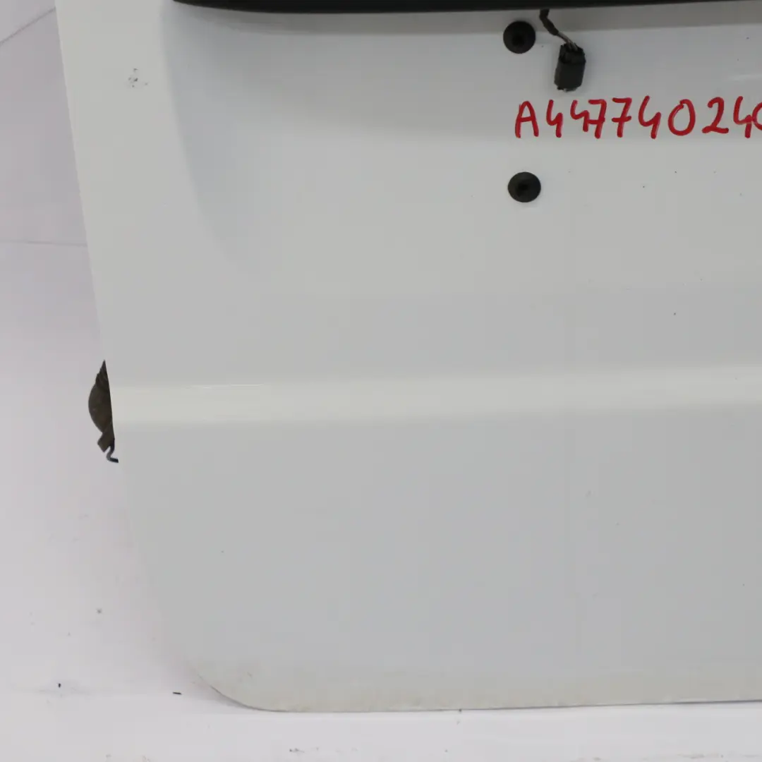 Tür hinten links Kofferraum Heckklappe Tür Arctic White - 9147 für Mercedes W447 mit Teilenummer A4477402400 Mercedes W447 Tür hinten links Kofferraum Heckklappe Tür Arctic White - 9147 - SKU A4477402400-ARW2 - Teilenummer A4477402400