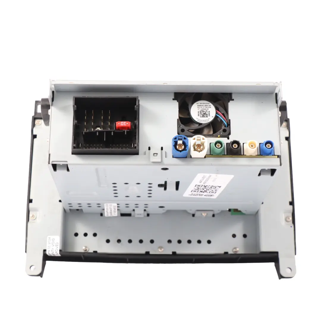 Radio DAB Nawigacja do Mercedes Vito W447 o numerze a4479005517 Mercedes Vito W447 Radio DAB Nawigacja - SKU a4479005517 - Numer Części a4479005517