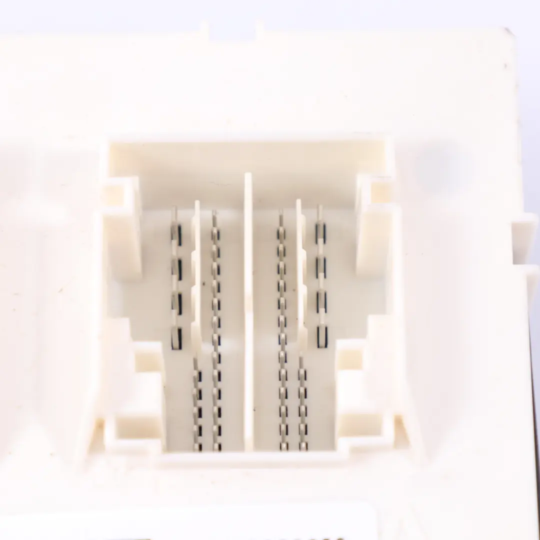 Boîte fusibles Unité Module électrique SAM pour Mercedes Vito W447 à propos du numéro de pièce A4479009609 Mercedes Vito W447 Boîte fusibles Unité Module électrique SAM - SKU A4479009609 - Numéro de pièce A4479009609